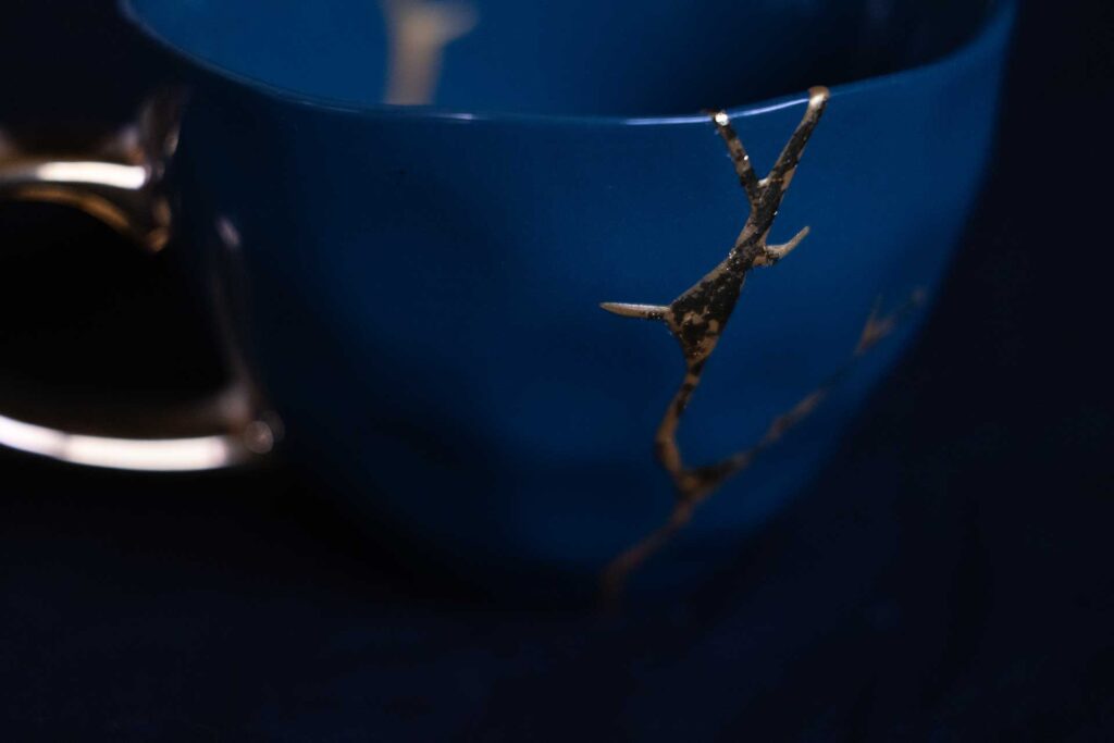 Memory Trauer Trauerbegleitung Vergoldete Vom Scherbenhaufen zur Kintsugi-Vase